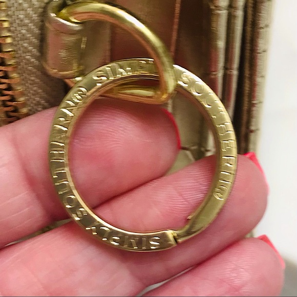 🆕🔥SIMPLY SOUTHERN SUPER CHIC&BEAUTIFUL GOLD COLORED WRISTLET AND OR CROSSBODY - Picture 7 of 14